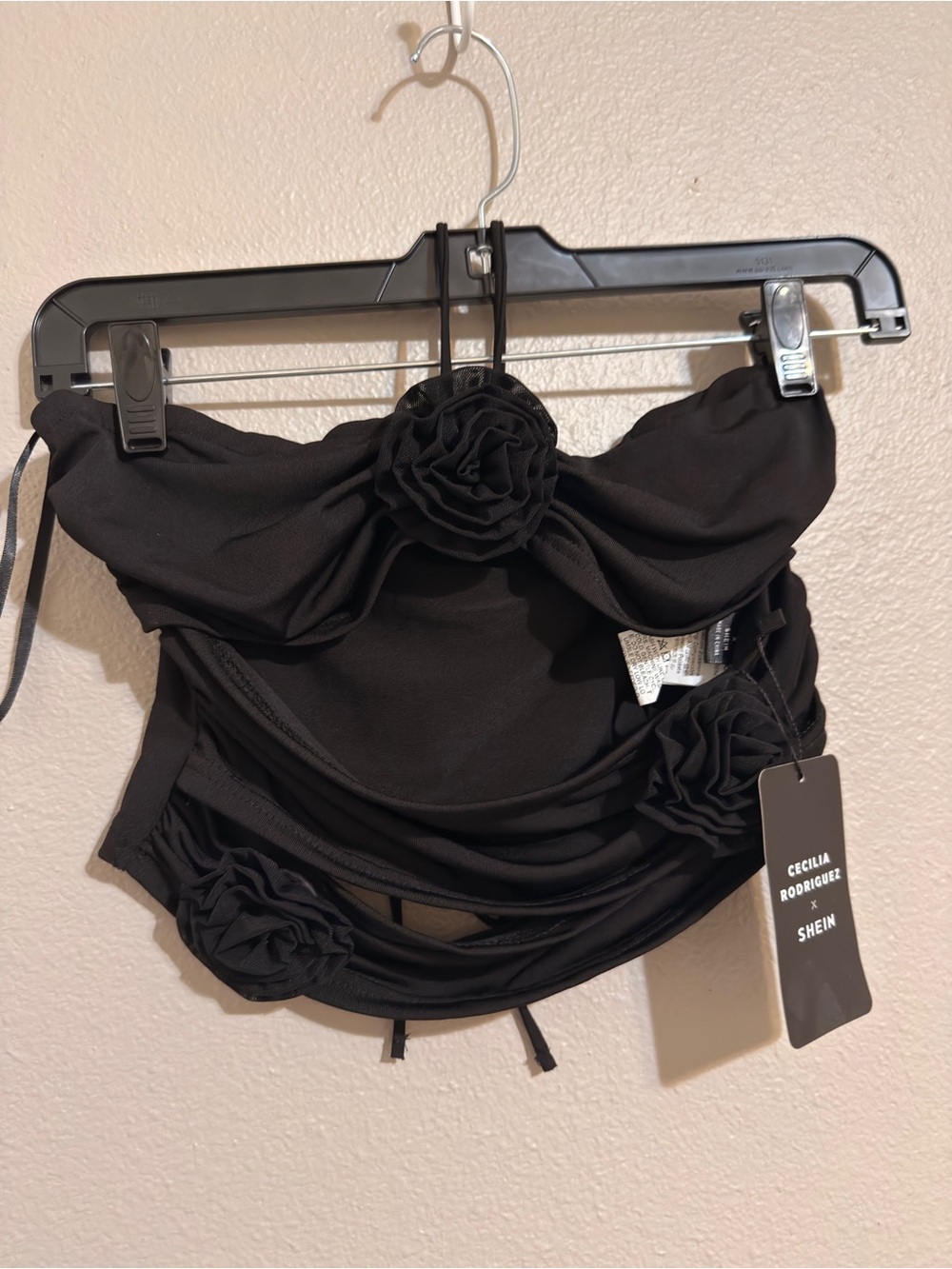 SHEIN Black Floral Ruching halter Crop Top